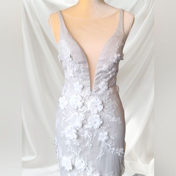 Stunning High Low Tulle With Flower Applique Overlay Gray Mermaid Fit Wedding Dr - Picture 9 of 15